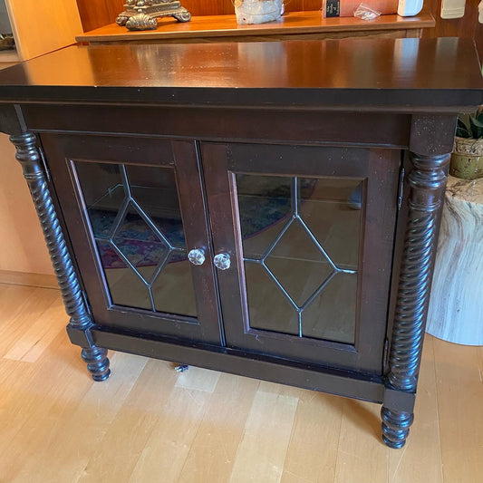 Broyhill Furniture Illuminated Cabinet