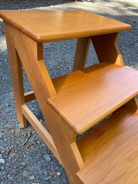 Levenger Brand "Well Read" Library Step Ladder Retired Style