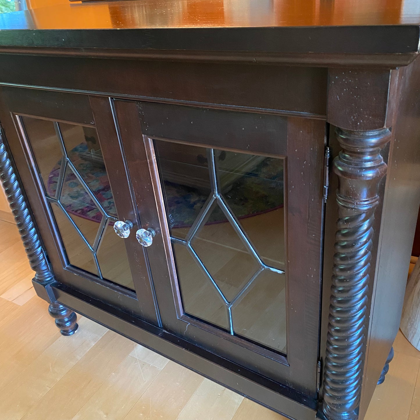 Broyhill Furniture Illuminated Cabinet