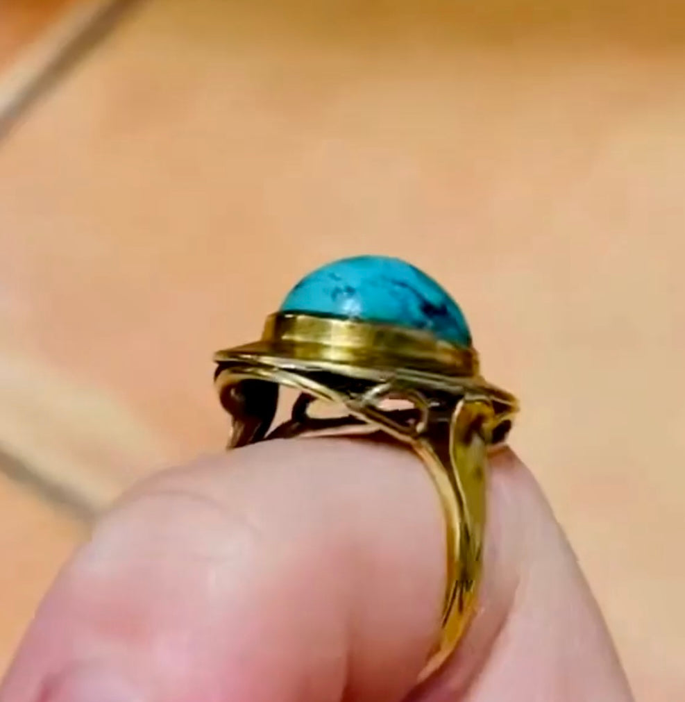 Vintage Turquoise & 14K Yellow Gold Cabochon Ring Fancy Side Gallery Circa 1950’s.